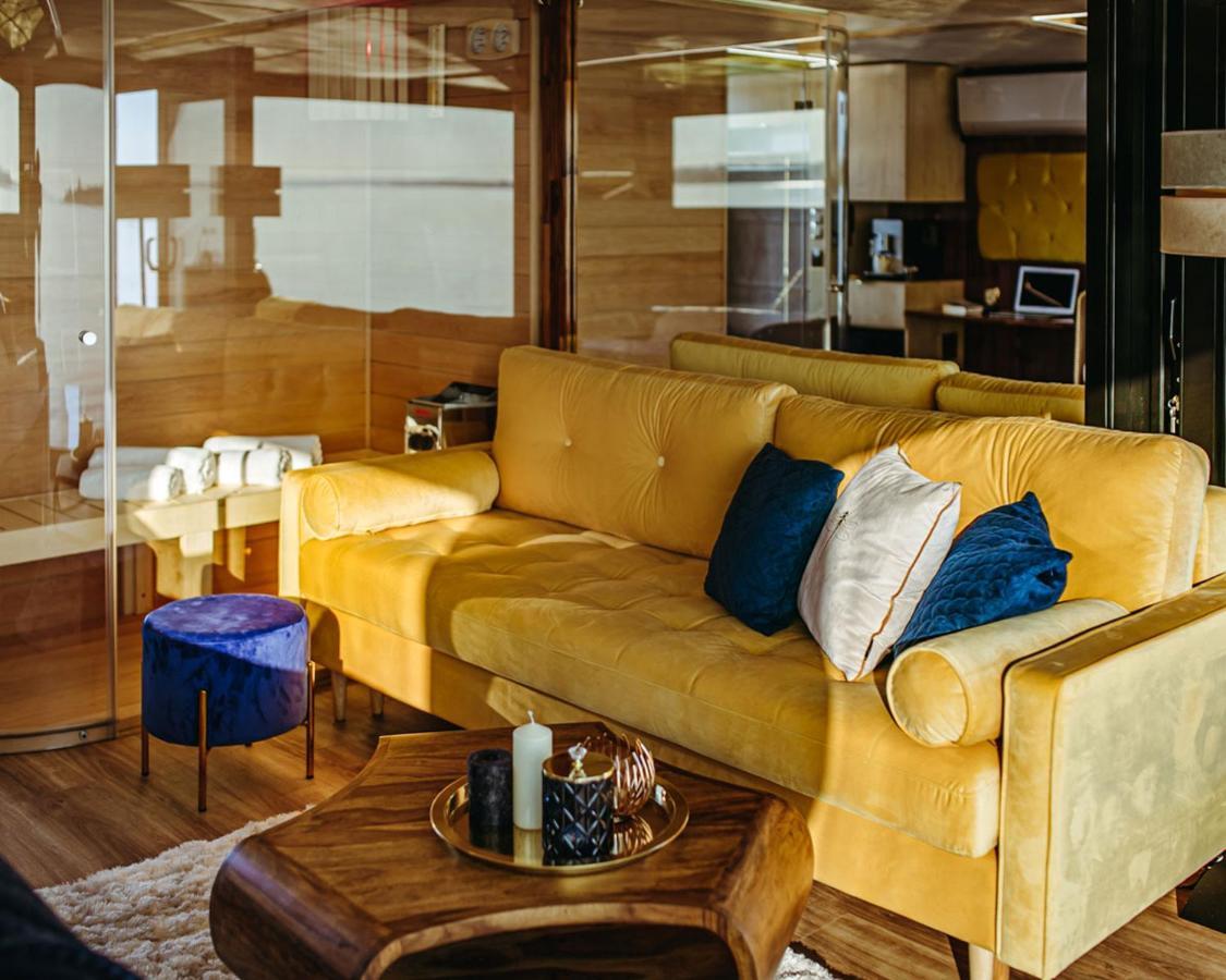 Hausboot Mit Traumlage In Luebeck-Travemuende Hotel Екстериор снимка