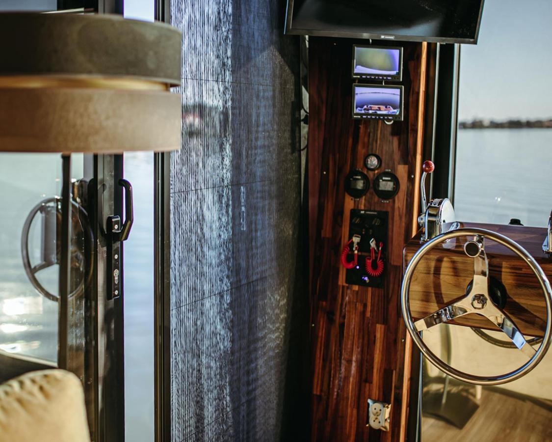 Hausboot Mit Traumlage In Luebeck-Travemuende Hotel Екстериор снимка