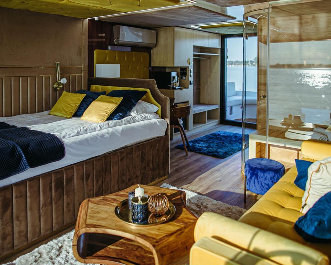 Hausboot Mit Traumlage In Luebeck-Travemuende Hotel Екстериор снимка