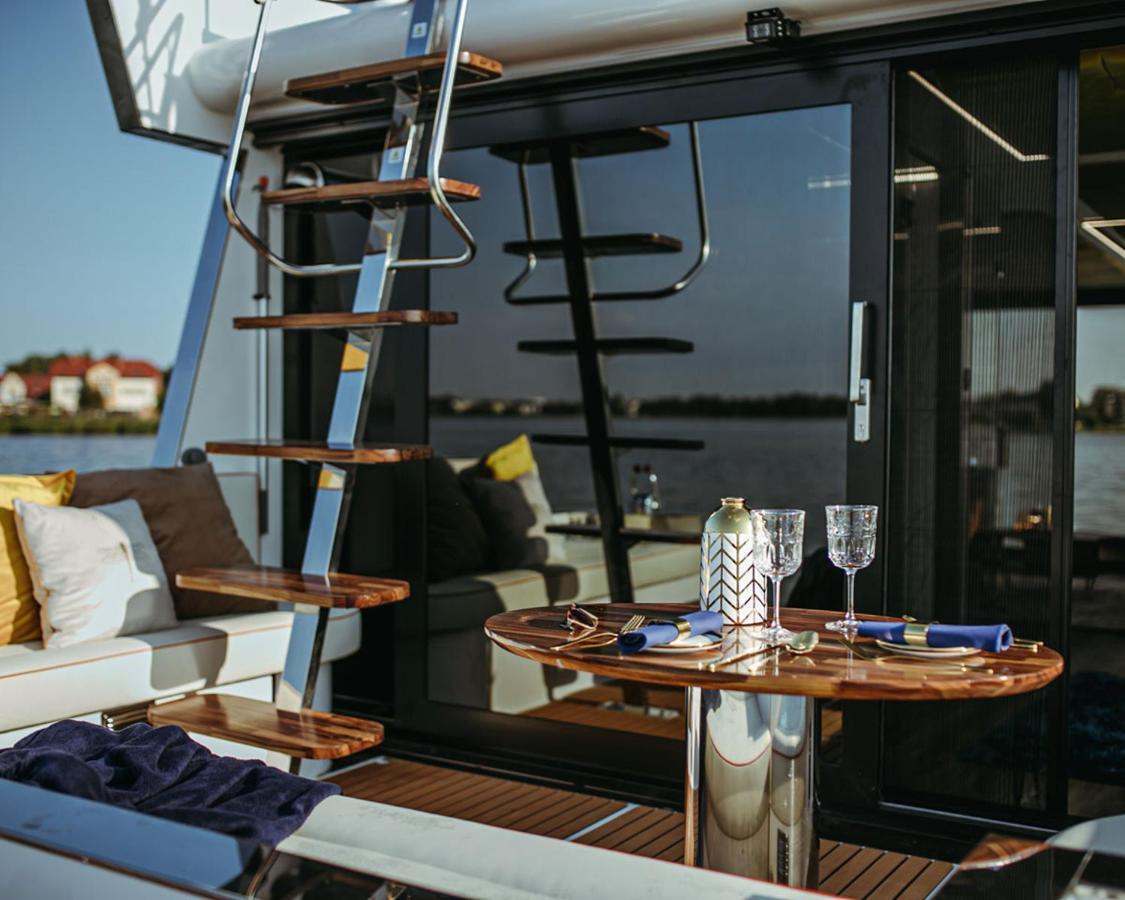 Hausboot Mit Traumlage In Luebeck-Travemuende Hotel Екстериор снимка