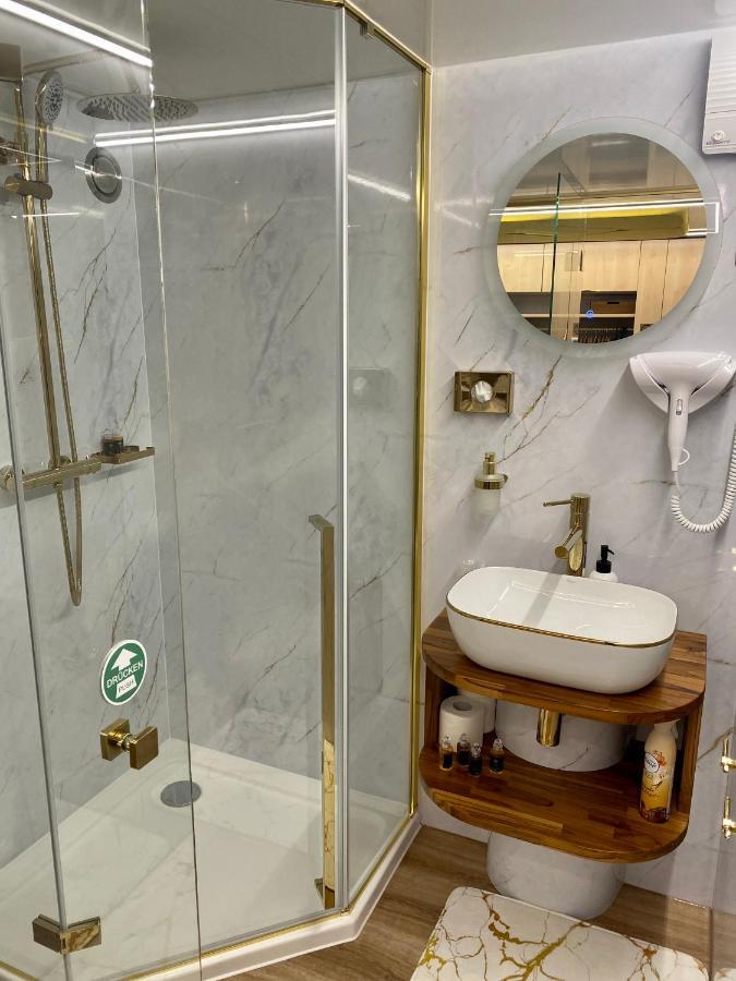 Hausboot Mit Traumlage In Luebeck-Travemuende Hotel Екстериор снимка