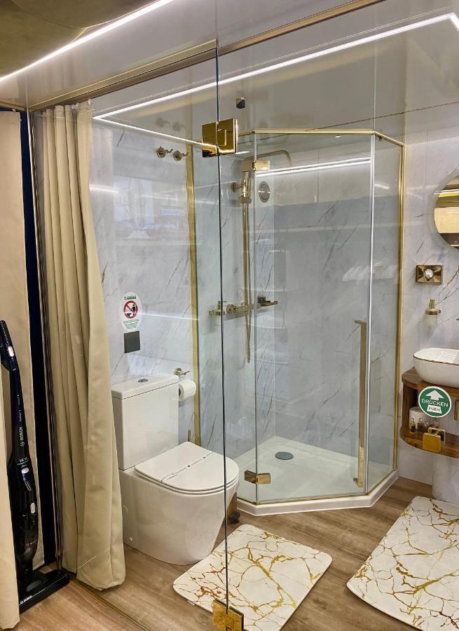 Hausboot Mit Traumlage In Luebeck-Travemuende Hotel Екстериор снимка