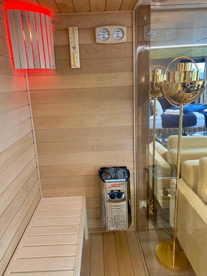 Hausboot Mit Traumlage In Luebeck-Travemuende Hotel Екстериор снимка