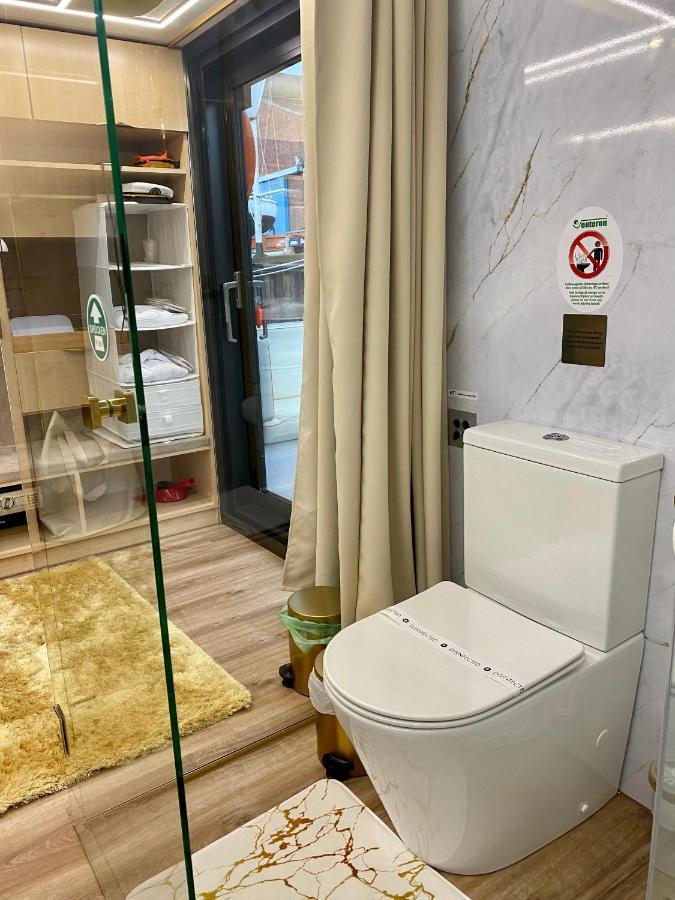 Hausboot Mit Traumlage In Luebeck-Travemuende Hotel Екстериор снимка