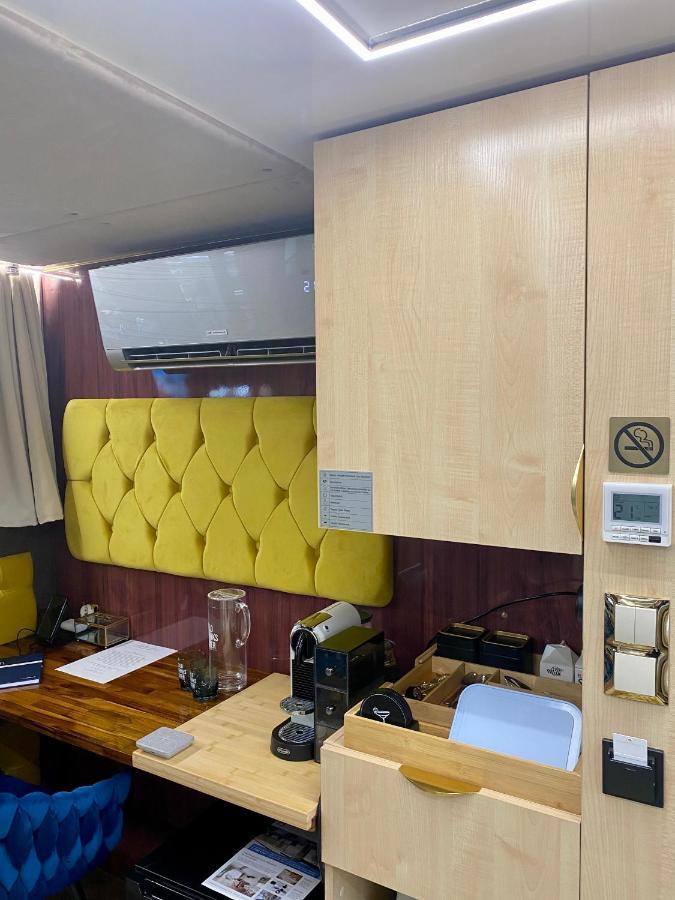Hausboot Mit Traumlage In Luebeck-Travemuende Hotel Екстериор снимка