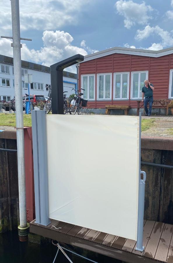 Hausboot Mit Traumlage In Luebeck-Travemuende Hotel Екстериор снимка